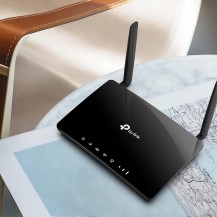 TP-Link Routeur Archer MR550 4G+ Cat6 jusqu'à 300 Mbps, Wi-FI AC1200